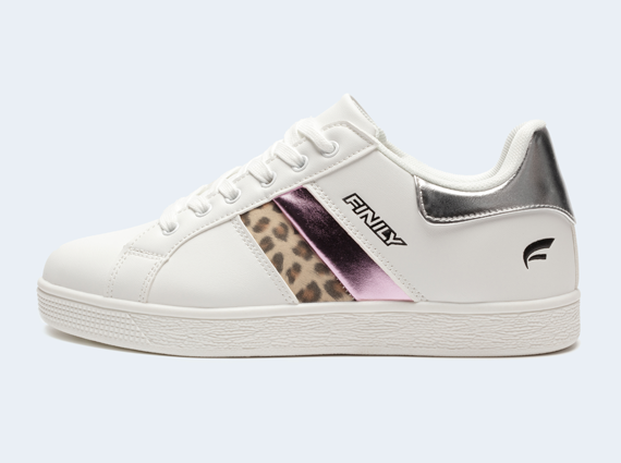 Trainer 2025 colours trending